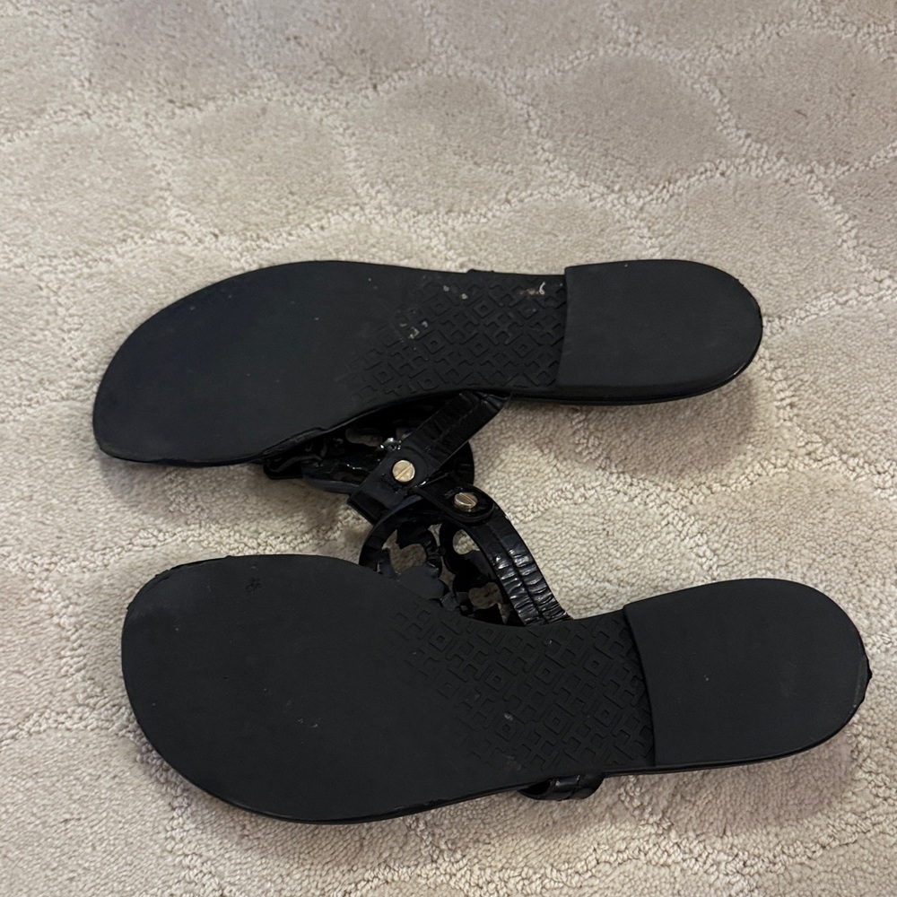 Tory Burch Stylish Black Sandals - Picture 2 of 3